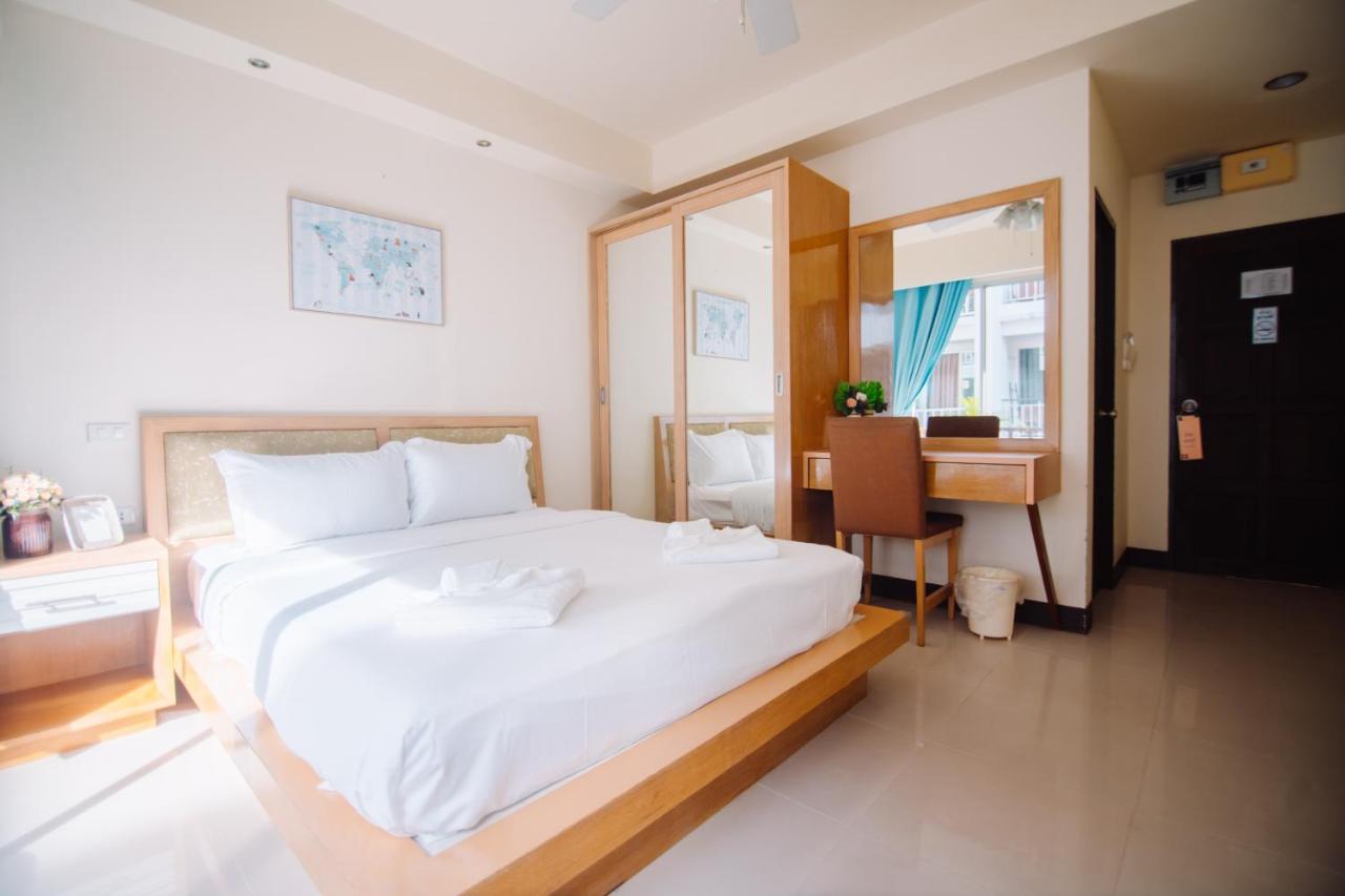 Patong Beach Side Hotel Exterior photo