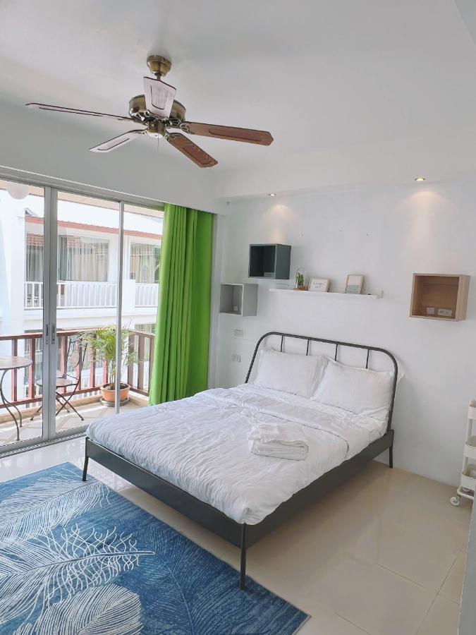 Patong Beach Side Hotel Exterior photo